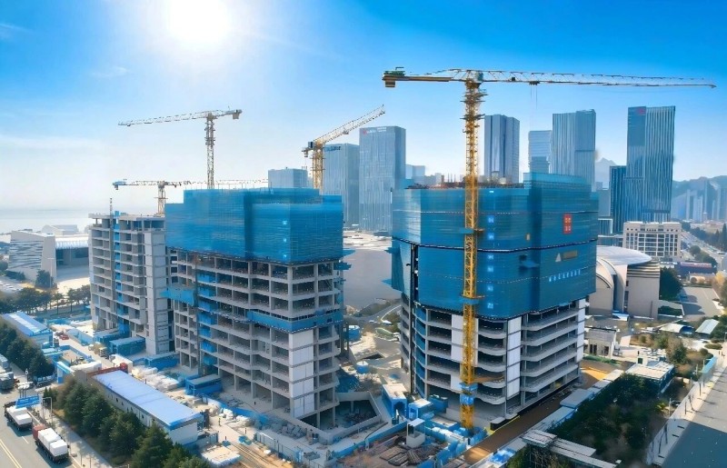 Dakong Pagsaulog sa Malampusong Core Structure Topping-out sa Qingdao Fortune Finance Innovation Center