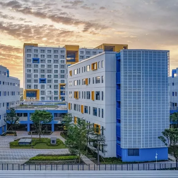 Daghang Istorya nga Steel Building School